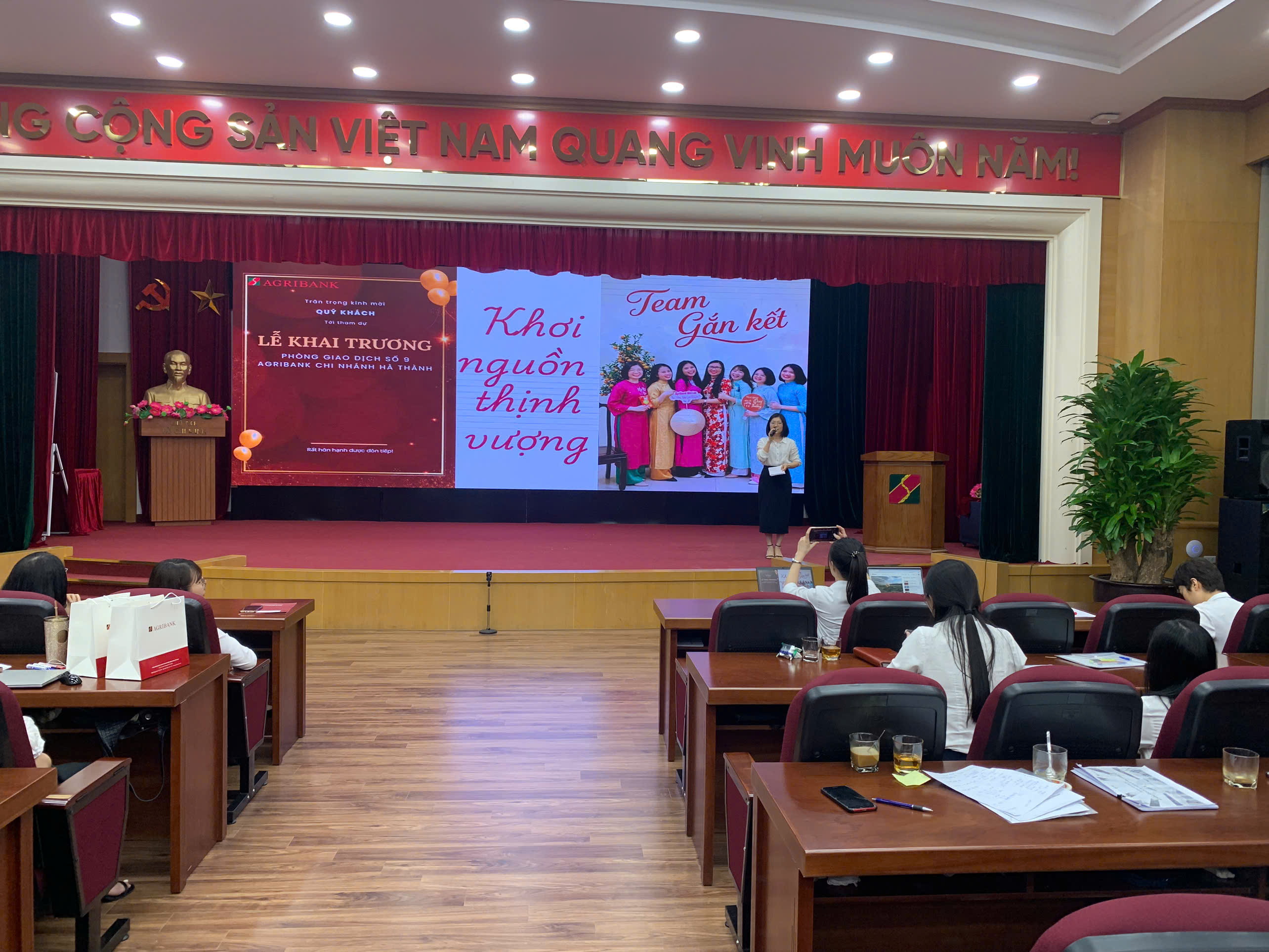 z7689639252744_465e1225680074ac6028d8036b6fbac2