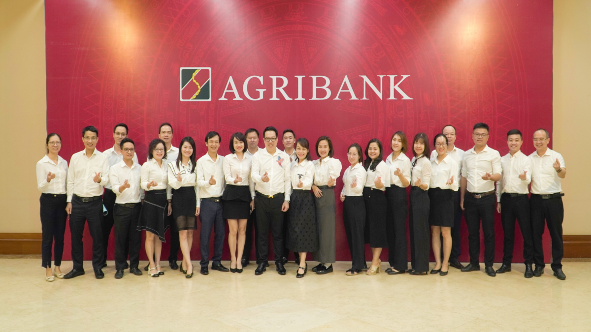 Chương trình “Kỹ năng chăm sóc khách hàng qua điện thoại email và fanpage” dành cho Ngân hàng Agribank